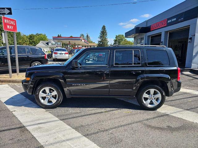 Photo of 2017 Black Clearcoat Jeep Patriot