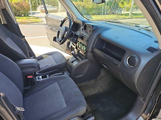 Photo of 2017 Black Clearcoat Jeep Patriot