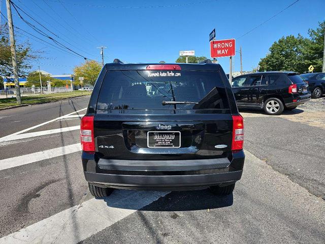 Photo of 2017 Black Clearcoat Jeep Patriot