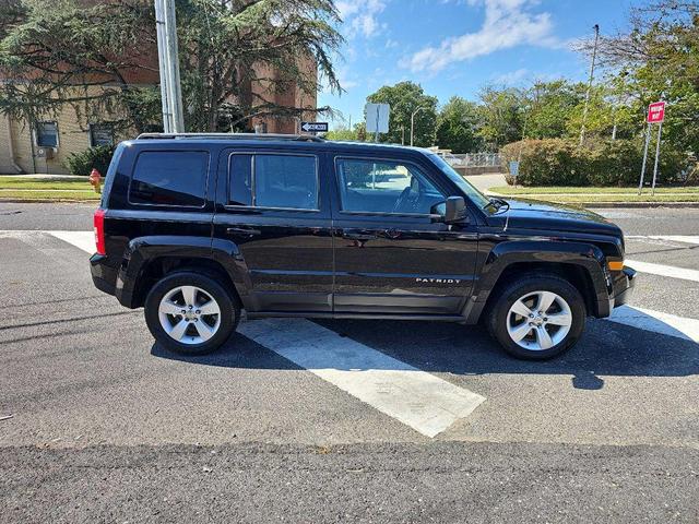 Photo of 2017 Black Clearcoat Jeep Patriot