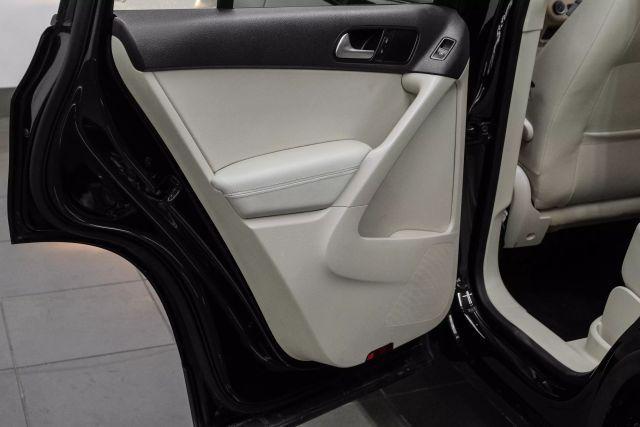 Photo of 2016 Deep Black Pearl Effect Volkswagen Tiguan