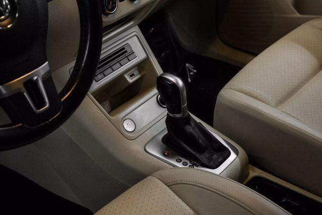 Photo of 2016 Deep Black Pearl Effect Volkswagen Tiguan