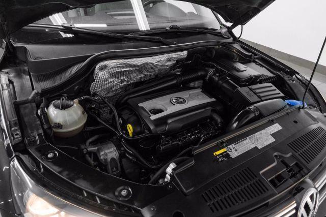 Photo of 2016 Deep Black Pearl Effect Volkswagen Tiguan