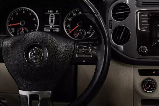 Photo of 2016 Deep Black Pearl Effect Volkswagen Tiguan