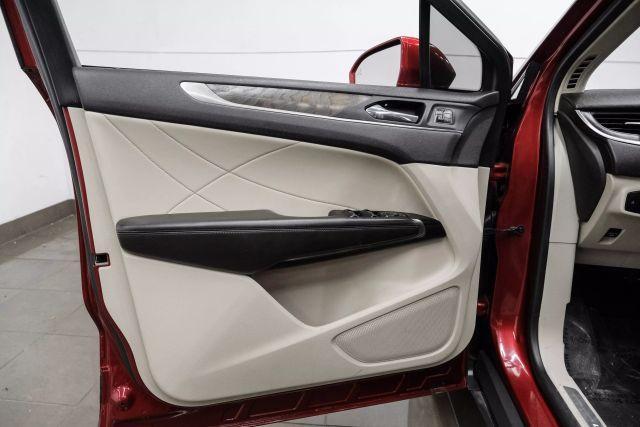 Photo of 2019 Red Lincoln MKC
