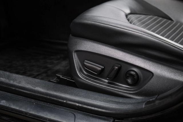 Photo of 2020 Black Toyota Camry