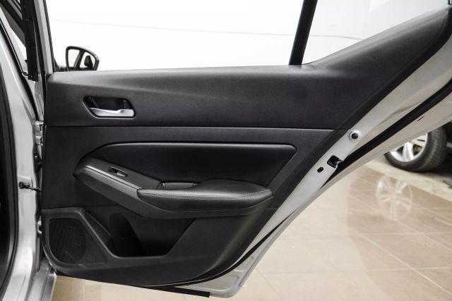 Photo of 2022 Silver Nissan Altima