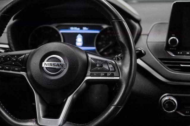 Photo of 2022 Silver Nissan Altima