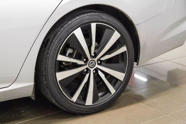 Photo of 2022 Silver Nissan Altima