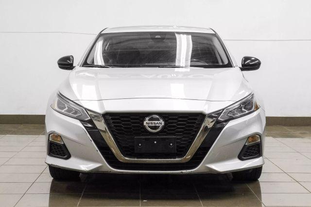 Photo of 2022 Silver Nissan Altima