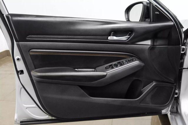 Photo of 2022 Silver Nissan Altima