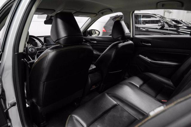 Photo of 2022 Silver Nissan Altima