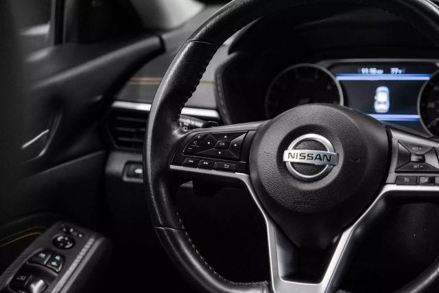 Photo of 2022 Silver Nissan Altima