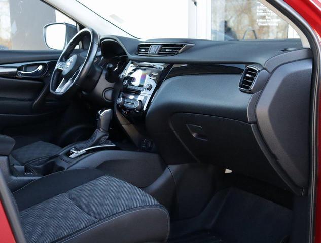 Photo of 2018 Palatial Ruby Nissan Rogue Sport