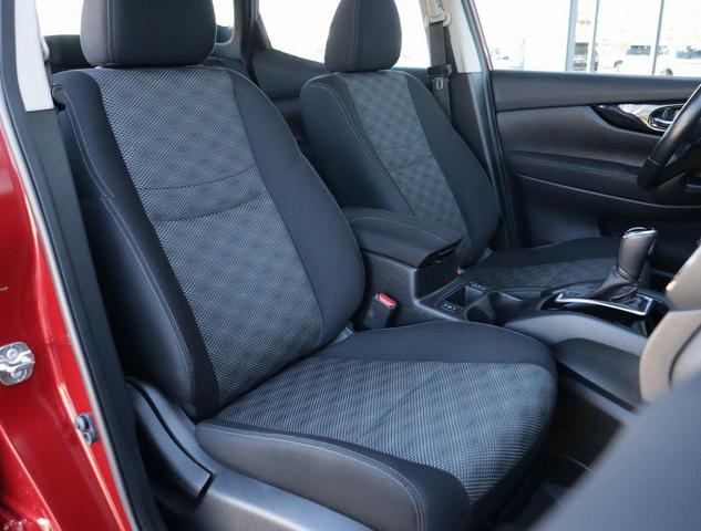 Photo of 2018 Palatial Ruby Nissan Rogue Sport