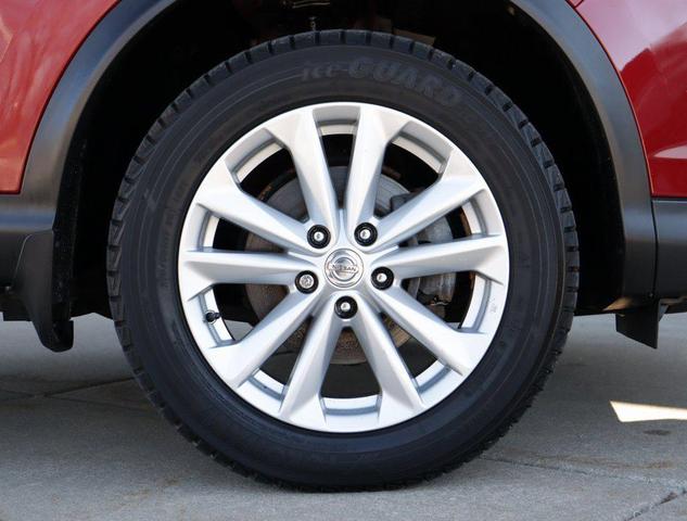 Photo of 2018 Palatial Ruby Nissan Rogue Sport
