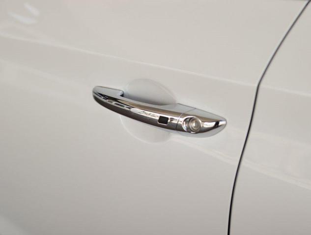 Photo of 2017 Quartz White Pearl Hyundai SONATA
