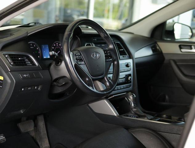 Photo of 2017 Quartz White Pearl Hyundai SONATA
