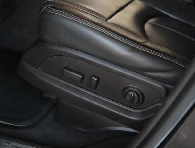Photo of 2015 Carbon Black Metallic GMC Acadia