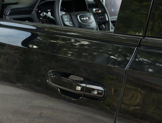 Photo of 2023 Onyx Black GMC Yukon