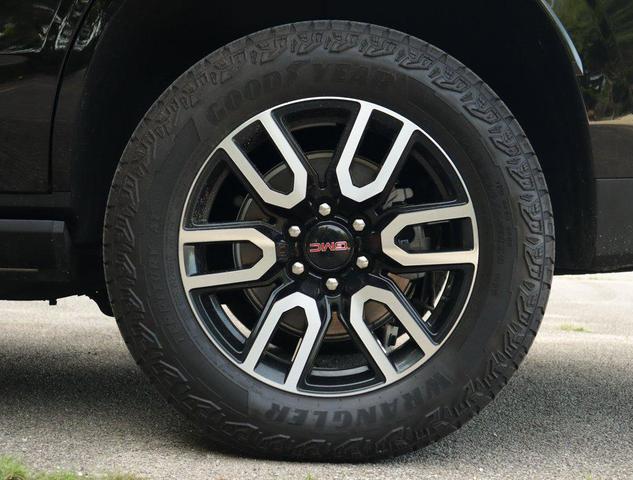 Photo of 2023 Onyx Black GMC Yukon