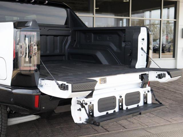 Photo of 2025 Interstellar White GMC HUMMER EV Pickup