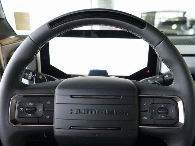 Photo of 2025 Interstellar White GMC HUMMER EV Pickup