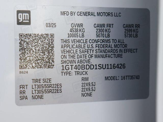 Photo of 2025 Interstellar White GMC HUMMER EV Pickup