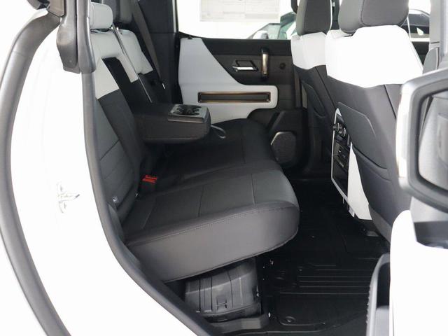 Photo of 2025 Interstellar White GMC HUMMER EV Pickup