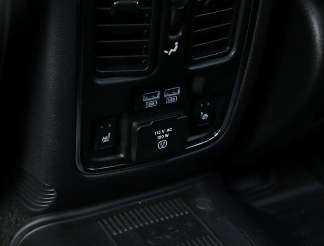 Photo of 2018 Bright White Clearcoat Jeep Grand Cherokee