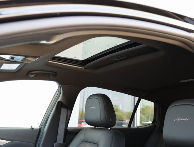 Photo of 2025 Ebony Twilight Metallic Buick Envista