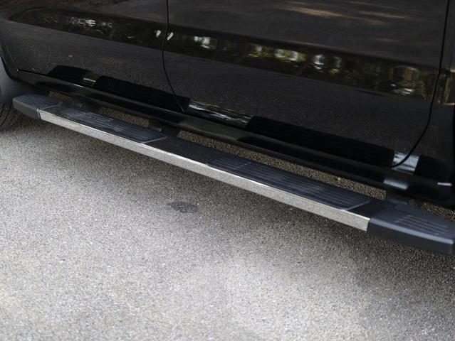 Photo of 2024 Black Chevrolet Silverado 1500