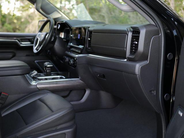 Photo of 2024 Black Chevrolet Silverado 1500