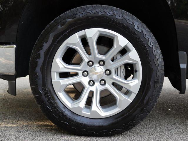Photo of 2024 Black Chevrolet Silverado 1500