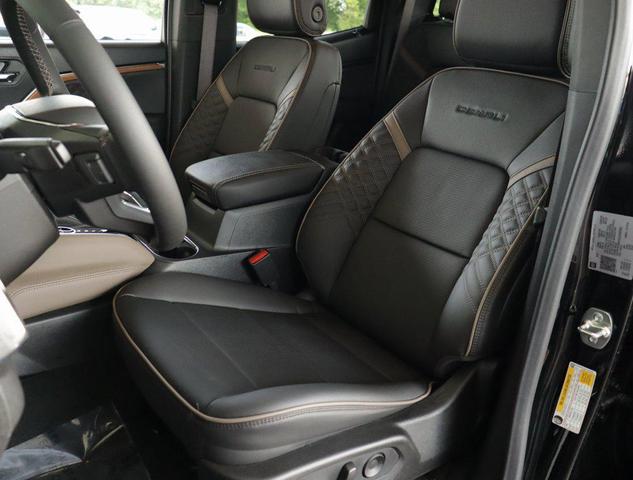 Photo of 2025 Onyx Black GMC Canyon