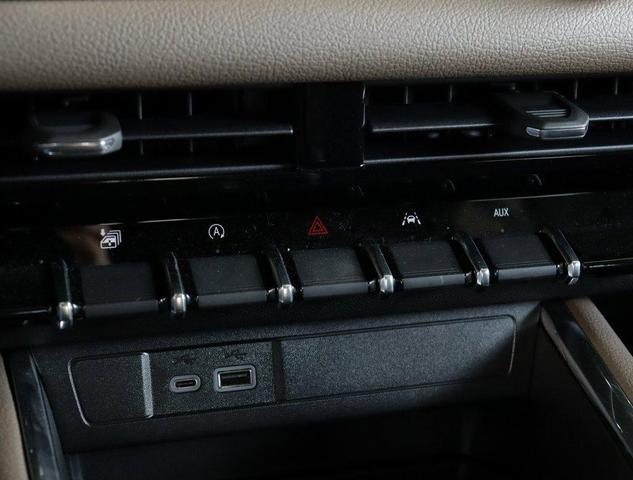 Photo of 2025 Onyx Black GMC Canyon