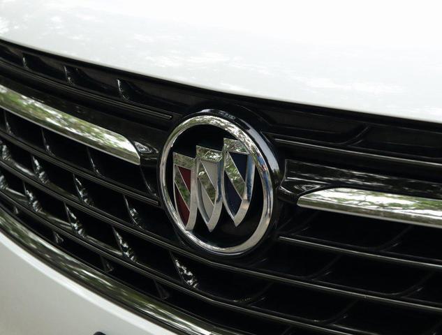 Photo of 2022 Summit White Buick Envision