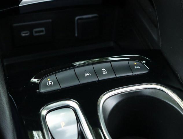 Photo of 2022 Summit White Buick Envision