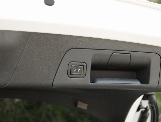Photo of 2022 Summit White Buick Envision