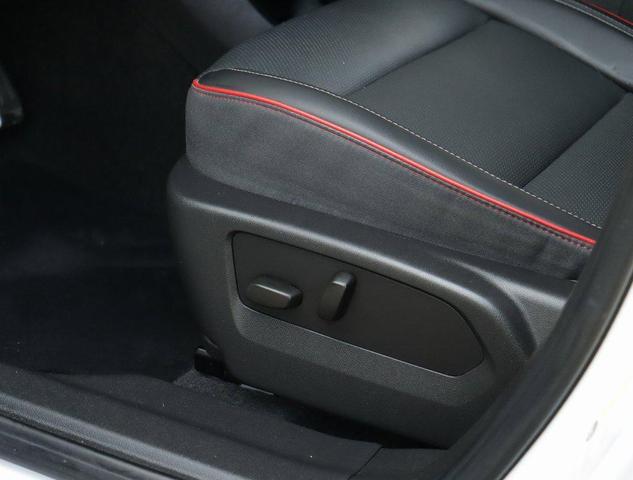 Photo of 2022 Summit White Buick Envision