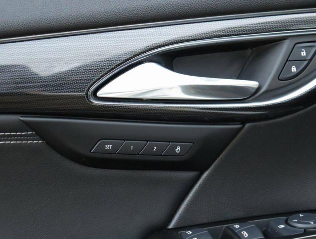 Photo of 2022 Summit White Buick Envision