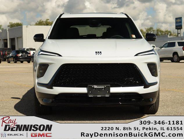 Photo of 2026 iridescent white tricoat Buick Enclave