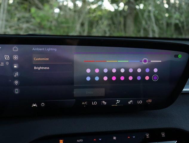 Photo of 2026 iridescent white tricoat Buick Enclave