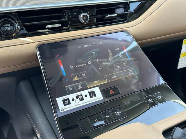 Photo of 2025 Radiant White INFINITI QX80