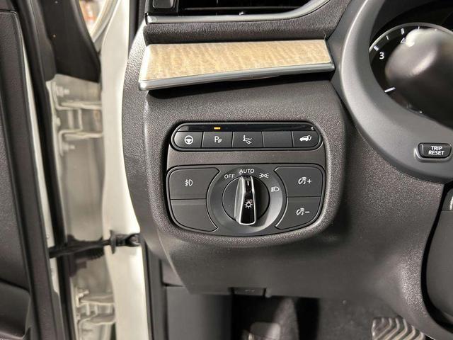 Photo of 2021 Majestic White INFINITI QX50