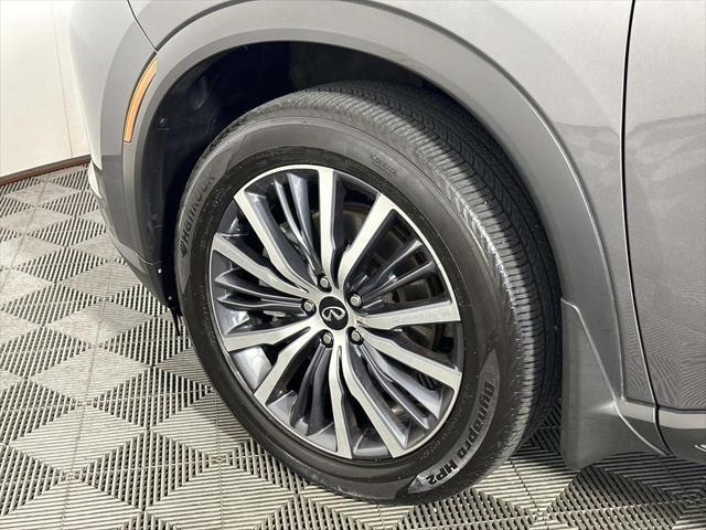 Photo of 2024 Graphite Shadow/Black Obsidian INFINITI QX60
