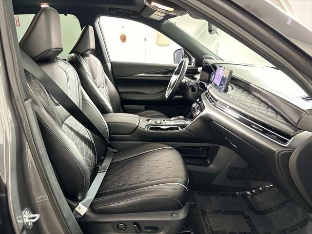 Photo of 2024 Graphite Shadow/Black Obsidian INFINITI QX60