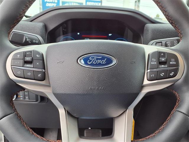 Photo of 2025 Star White Metallic Tri-Coat Ford Explorer