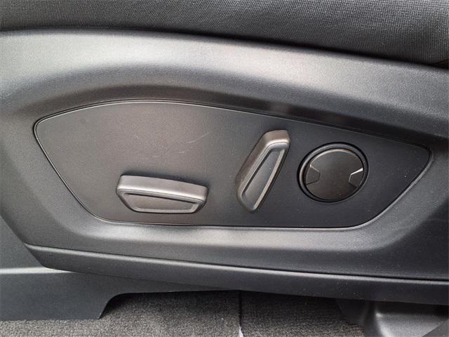 Photo of 2025 Star White Metallic Tri-Coat Ford Explorer