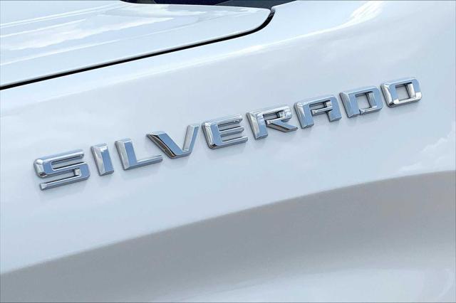 Photo of 2022 Iridescent Pearl Tricoat Chevrolet Silverado 1500